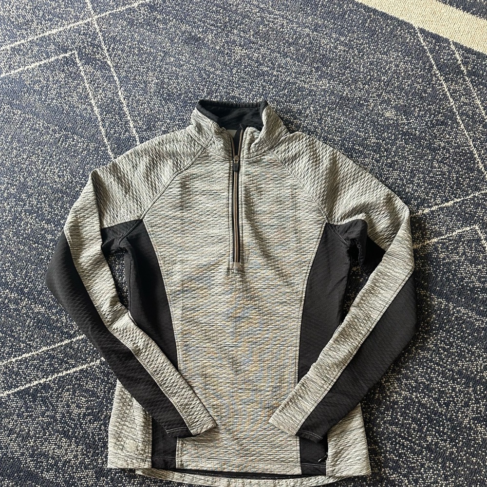 ATHLETA 1/4 zip pull over. EUC